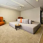 Nik Alves Guimaraes Pinheiros By Housi